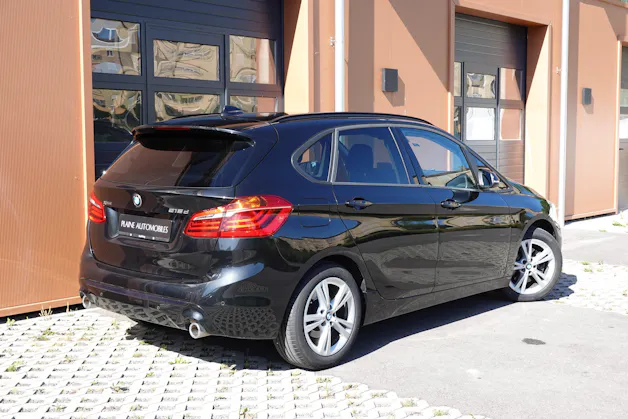 BMW 218d xDrive Active Tourer Steptronic -" * Véhicule CH * Caméra + Capteurs * Hayon électrique * Tempomat * Phares automatiques "