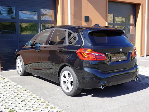 BMW 218d xDrive Active Tourer Steptronic -" * Véhicule CH * Caméra + Capteurs * Hayon électrique * Tempomat * Phares automatiques "