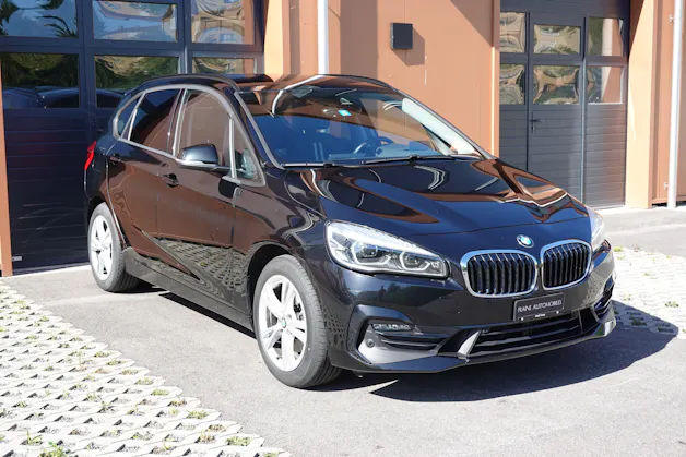 BMW 218d xDrive Active Tourer Steptronic -" * Véhicule CH * Caméra + Capteurs * Hayon électrique * Tempomat * Phares automatiques "