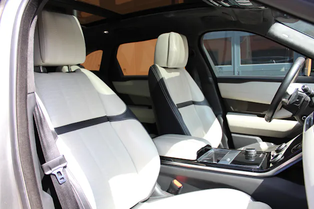 Land Rover Range Rover Velar D 300 First Edition Automatic - "Toit Ouvrant * Son Meridian * 8 Roues * Sièges Electriques avec Mémoire"