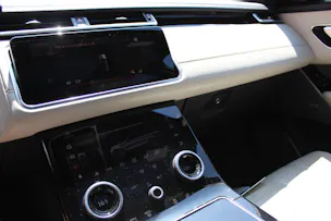 Land Rover Range Rover Velar D 300 First Edition Automatic - "Toit Ouvrant * Son Meridian * 8 Roues * Sièges Electriques avec Mémoire"