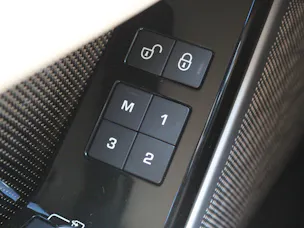 Land Rover Range Rover Velar D 300 First Edition Automatic - "Toit Ouvrant * Son Meridian * 8 Roues * Sièges Electriques avec Mémoire"