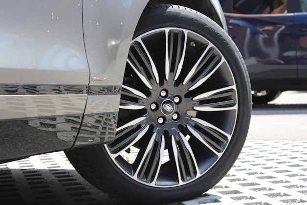 Land Rover Range Rover Velar D 300 First Edition Automatic - "Toit Ouvrant * Son Meridian * 8 Roues * Sièges Electriques avec Mémoire"