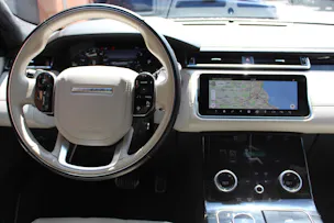 Land Rover Range Rover Velar D 300 First Edition Automatic - "Toit Ouvrant * Son Meridian * 8 Roues * Sièges Electriques avec Mémoire"