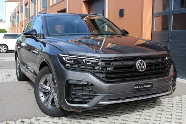 VW Touareg 3.0 TDI R Line Tiptronic - "Pack R-Line Int/Ext * Attelage Elec. 3500 Kg * Caméra * Service gratuit"