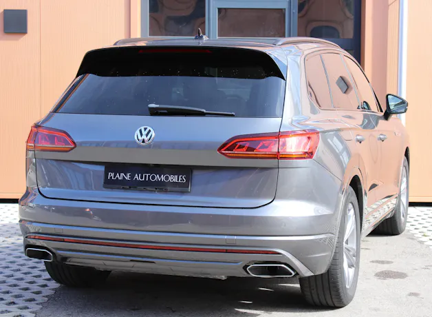 VW Touareg 3.0 TDI R Line Tiptronic - "Pack R-Line Int/Ext * Attelage Elec. 3500 Kg * Caméra * Service gratuit"
