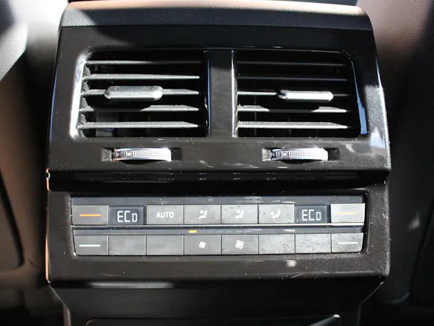 VW Touareg 3.0 TDI R Line Tiptronic - "Pack R-Line Int/Ext * Attelage Elec. 3500 Kg * Caméra * Service gratuit"