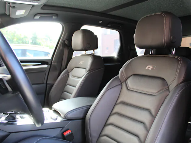 VW Touareg 3.0 TDI R Line Tiptronic - "Pack R-Line Int/Ext * Attelage Elec. 3500 Kg * Caméra * Service gratuit"