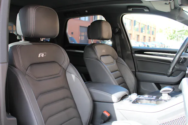 VW Touareg 3.0 TDI R Line Tiptronic - "Pack R-Line Int/Ext * Attelage Elec. 3500 Kg * Caméra * Service gratuit"
