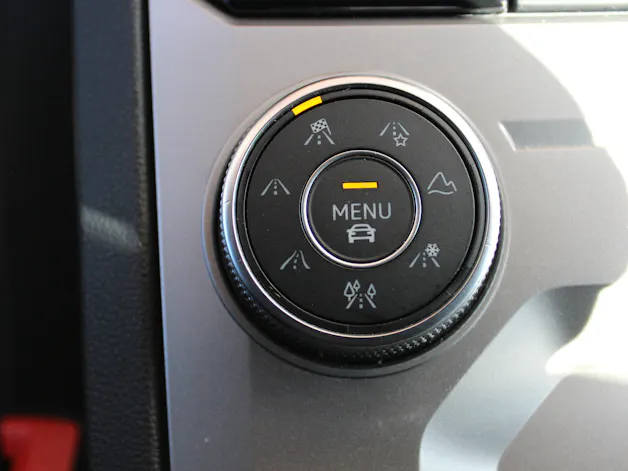 VW Touareg 3.0 TDI R Line Tiptronic - "Pack R-Line Int/Ext * Attelage Elec. 3500 Kg * Caméra * Service gratuit"