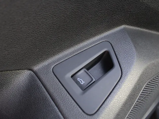 VW Touareg 3.0 TDI R Line Tiptronic - "Pack R-Line Int/Ext * Attelage Elec. 3500 Kg * Caméra * Service gratuit"