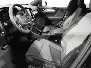 VOLVO XC40 2.0 B3 MH Core