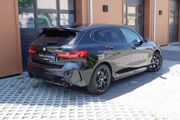 BMW M135i xDrive Steptronic - " CH Auto * Harman Kardon * Tempomat * Volant Chauffant * Sièges Sport Electrique/Mémoire/Chauffants "