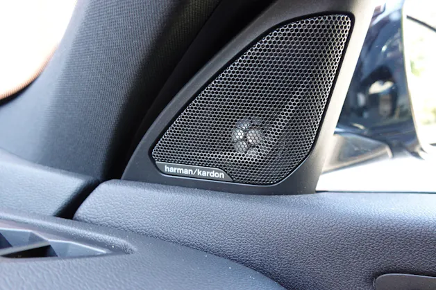BMW M135i xDrive Steptronic - " CH Auto * Harman Kardon * Tempomat * Volant Chauffant * Sièges Sport Electrique/Mémoire/Chauffants "
