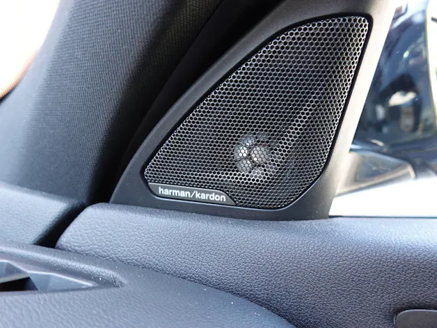 BMW M135i xDrive Steptronic - " CH Auto * Harman Kardon * Tempomat * Volant Chauffant * Sièges Sport Electrique/Mémoire/Chauffants "