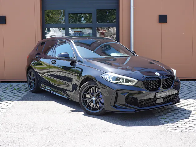 BMW M135i xDrive Steptronic - " CH Auto * Harman Kardon * Tempomat * Volant Chauffant * Sièges Sport Electrique/Mémoire/Chauffants "