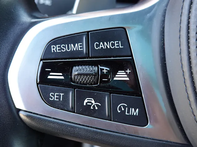 BMW M135i xDrive Steptronic - " CH Auto * Harman Kardon * Tempomat * Volant Chauffant * Sièges Sport Electrique/Mémoire/Chauffants "