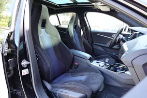 BMW M135i xDrive Steptronic - " CH Auto * Harman Kardon * Tempomat * Volant Chauffant * Sièges Sport Electrique/Mémoire/Chauffants "