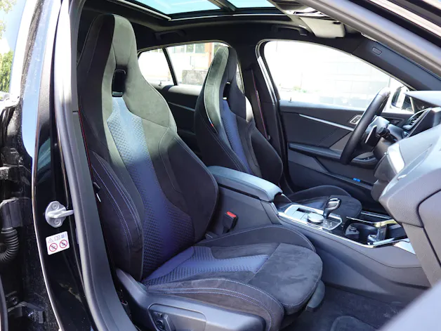 BMW M135i xDrive Steptronic - " CH Auto * Harman Kardon * Tempomat * Volant Chauffant * Sièges Sport Electrique/Mémoire/Chauffants "