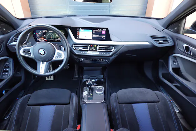 BMW M135i xDrive Steptronic - " CH Auto * Harman Kardon * Tempomat * Volant Chauffant * Sièges Sport Electrique/Mémoire/Chauffants "
