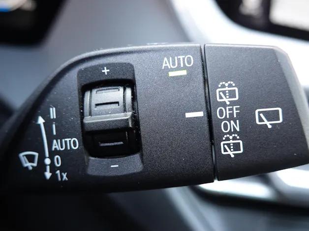 BMW M135i xDrive Steptronic - " CH Auto * Harman Kardon * Tempomat * Volant Chauffant * Sièges Sport Electrique/Mémoire/Chauffants "