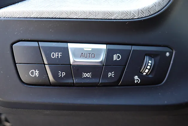 BMW M135i xDrive Steptronic - " CH Auto * Harman Kardon * Tempomat * Volant Chauffant * Sièges Sport Electrique/Mémoire/Chauffants "