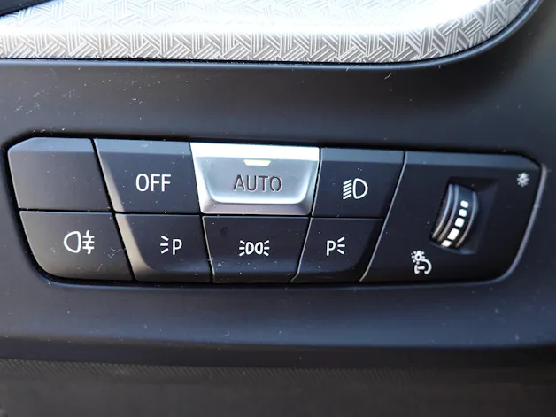 BMW M135i xDrive Steptronic - " CH Auto * Harman Kardon * Tempomat * Volant Chauffant * Sièges Sport Electrique/Mémoire/Chauffants "