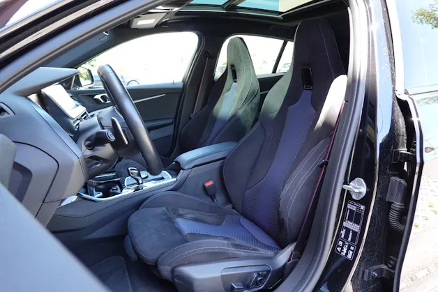 BMW M135i xDrive Steptronic - " CH Auto * Harman Kardon * Tempomat * Volant Chauffant * Sièges Sport Electrique/Mémoire/Chauffants "