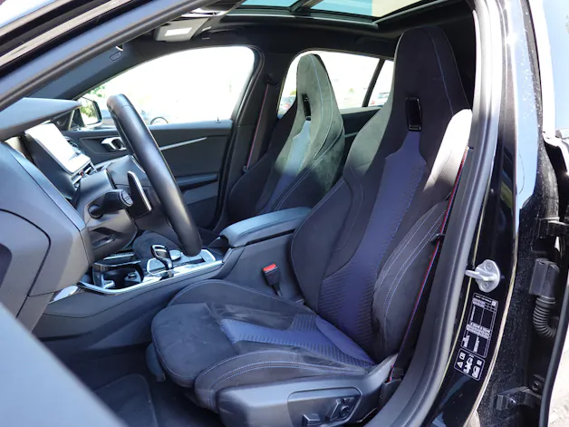 BMW M135i xDrive Steptronic - " CH Auto * Harman Kardon * Tempomat * Volant Chauffant * Sièges Sport Electrique/Mémoire/Chauffants "