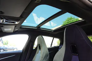 BMW M135i xDrive Steptronic - " CH Auto * Harman Kardon * Tempomat * Volant Chauffant * Sièges Sport Electrique/Mémoire/Chauffants "