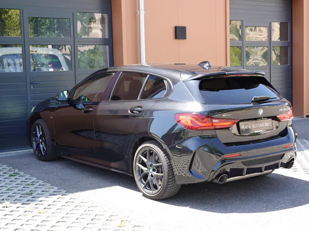 BMW M135i xDrive Steptronic - " CH Auto * Harman Kardon * Tempomat * Volant Chauffant * Sièges Sport Electrique/Mémoire/Chauffants "