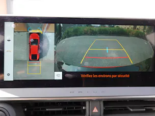 Toyota Prius 2,0 VVT-i Plug-in Hybrid Premium "Leasing 2,9% * 8 Roues * Toit solaire * Caméra 360 * Sièges ventilés/chauffants *