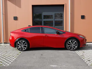 Toyota Prius 2,0 VVT-i Plug-in Hybrid Premium "Leasing 2,9% * 8 Roues * Toit solaire * Caméra 360 * Sièges ventilés/chauffants *