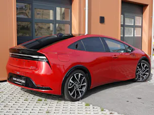 Toyota Prius 2,0 VVT-i Plug-in Hybrid Premium "Leasing 2,9% * 8 Roues * Toit solaire * Caméra 360 * Sièges ventilés/chauffants *