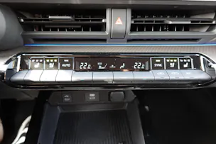 Toyota Prius 2,0 VVT-i Plug-in Hybrid Premium "Leasing 2,9% * 8 Roues * Toit solaire * Caméra 360 * Sièges ventilés/chauffants *