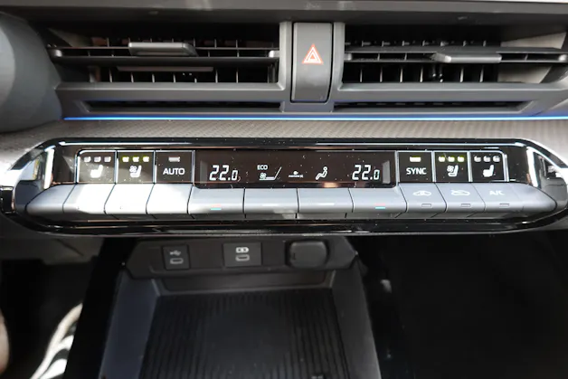 Toyota Prius 2,0 VVT-i Plug-in Hybrid Premium "Leasing 2,9% * 8 Roues * Toit solaire * Caméra 360 * Sièges ventilés/chauffants *