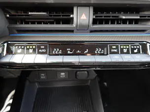 Toyota Prius 2,0 VVT-i Plug-in Hybrid Premium "Leasing 2,9% * 8 Roues * Toit solaire * Caméra 360 * Sièges ventilés/chauffants *