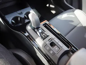 Toyota Prius 2,0 VVT-i Plug-in Hybrid Premium "Leasing 2,9% * 8 Roues * Toit solaire * Caméra 360 * Sièges ventilés/chauffants *