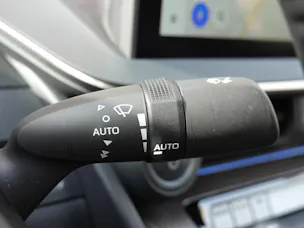 Toyota Prius 2,0 VVT-i Plug-in Hybrid Premium "Leasing 2,9% * 8 Roues * Toit solaire * Caméra 360 * Sièges ventilés/chauffants *