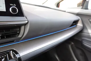 Toyota Prius 2,0 VVT-i Plug-in Hybrid Premium "Leasing 2,9% * 8 Roues * Toit solaire * Caméra 360 * Sièges ventilés/chauffants *