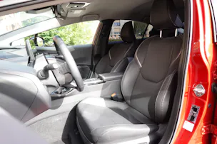 Toyota Prius 2,0 VVT-i Plug-in Hybrid Premium "Leasing 2,9% * 8 Roues * Toit solaire * Caméra 360 * Sièges ventilés/chauffants *