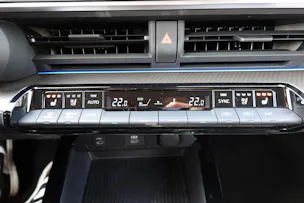 Toyota Prius 2,0 VVT-i Plug-in Hybrid Premium "Leasing 2,9% * 8 Roues * Toit solaire * Caméra 360 * Sièges ventilés/chauffants *