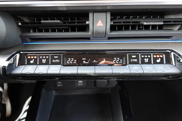 Toyota Prius 2,0 VVT-i Plug-in Hybrid Premium "Leasing 2,9% * 8 Roues * Toit solaire * Caméra 360 * Sièges ventilés/chauffants *