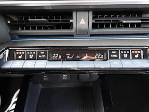 Toyota Prius 2,0 VVT-i Plug-in Hybrid Premium "Leasing 2,9% * 8 Roues * Toit solaire * Caméra 360 * Sièges ventilés/chauffants *