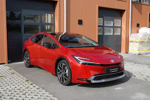 Toyota Prius 2,0 VVT-i Plug-in Hybrid Premium "Leasing 2,9% * 8 Roues * Toit solaire * Caméra 360 * Sièges ventilés/chauffants *