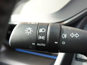 Toyota Prius 2,0 VVT-i Plug-in Hybrid Premium "Leasing 2,9% * 8 Roues * Toit solaire * Caméra 360 * Sièges ventilés/chauffants *