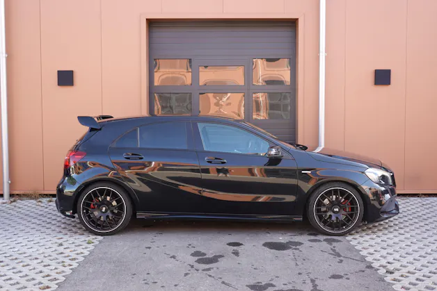 Mercedes-Benz A 250 Sport 4Matic 7G-DCT -" Pack AMG * Sièges Chauffants * Camera de recul* GPS * Tempomat * intérieur carbone *