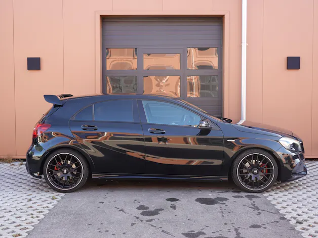 Mercedes-Benz A 250 Sport 4Matic 7G-DCT -" Pack AMG * Sièges Chauffants * Camera de recul* GPS * Tempomat * intérieur carbone *