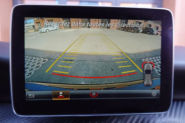 Mercedes-Benz A 250 Sport 4Matic 7G-DCT -" Pack AMG * Sièges Chauffants * Camera de recul* GPS * Tempomat * intérieur carbone *