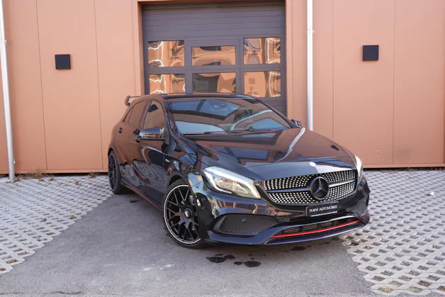 Mercedes-Benz A 250 Sport 4Matic 7G-DCT -" Pack AMG * Sièges Chauffants * Camera de recul* GPS * Tempomat * intérieur carbone *